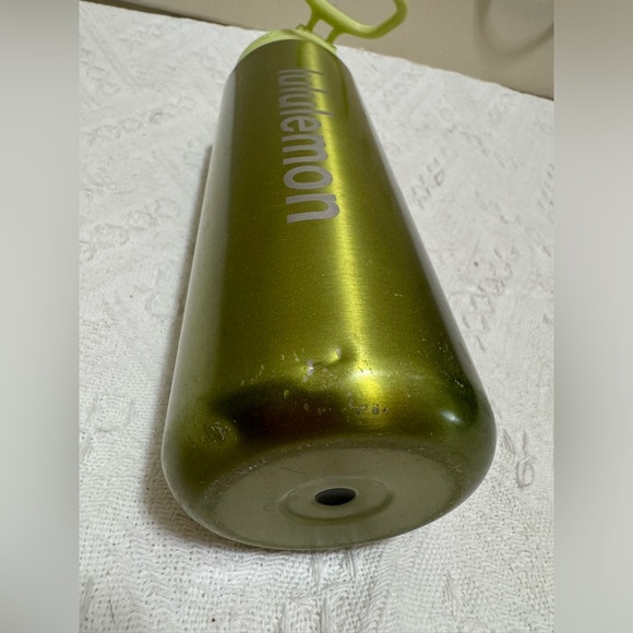 - Lululemon Back to Life Sport Bottle 24oz green - Picture 3 of 8